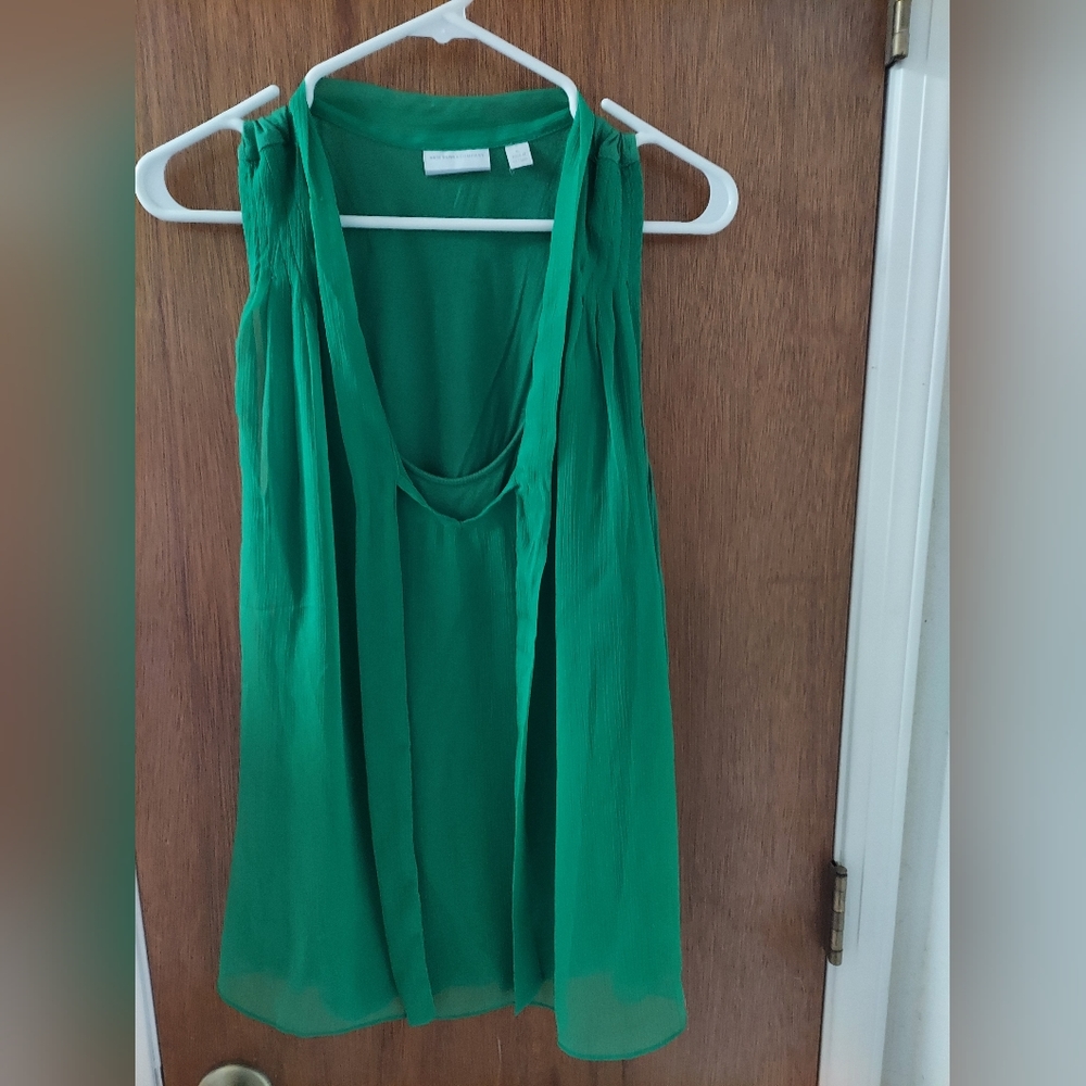 New York and Co green tank top with neck tie. Soft material. Size XL